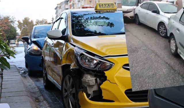 Eskişehir'de zincirleme trafik kazası: 6 araçta hasar oluştu