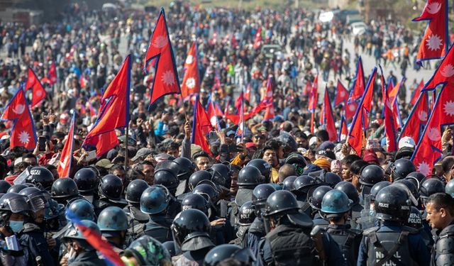 Nepal'de o gösterilere polis müdahalesi!