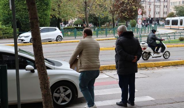 Trafikteki bu kurala birçok sürücü uymuyor