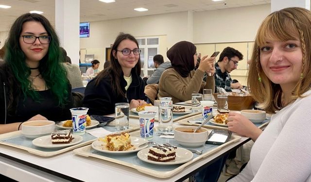 Anadolu Üniversitesi'nde yemeği yine öğrenciler belirledi