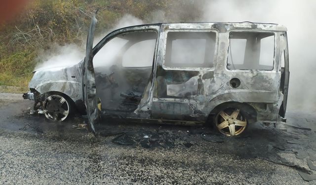 Kastamonu'da seyir halindeki araca bakın ne oldu?