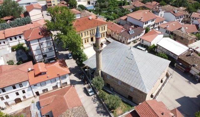 Bilecik'te 5 asırlık cami: Görenleri etkiliyor!