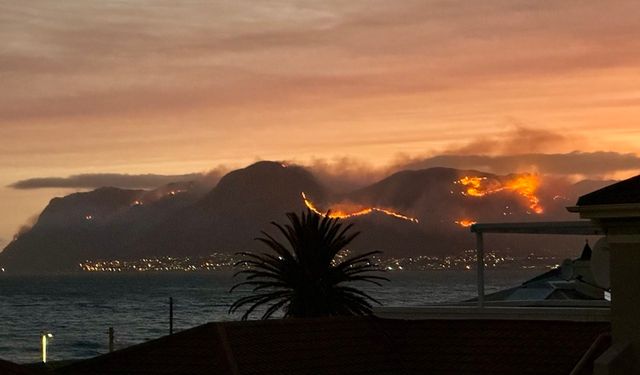 Güney Afrika Cumhuriyeti’nde orman yangını: 5 yaralı!