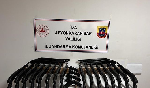 Afyonkarahisar'da ruhsatsız tüfek ve tabanca ele geçirildi!