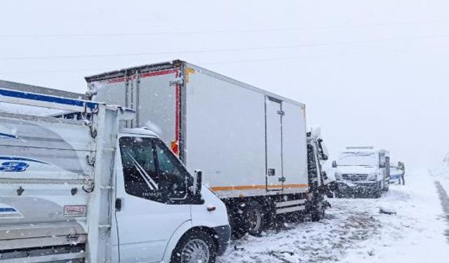 Bitlis’te zincirleme trafik kazası: 1 ölü!