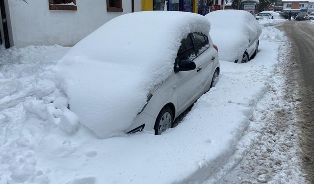 Bolu'da kar yağışı: 30 santimetreye ulaştı!