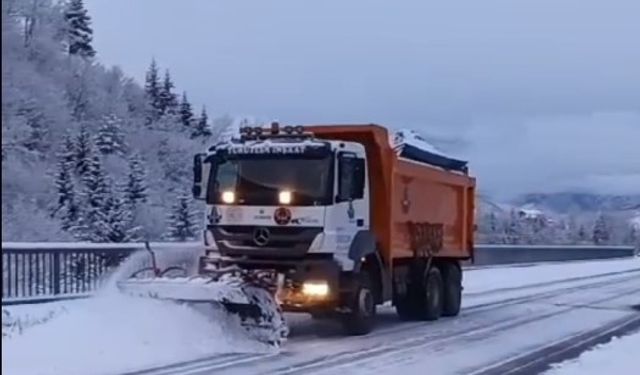 Şavşat-Ardahan karayolunda ulaşım güçlükle sağlanıyor!