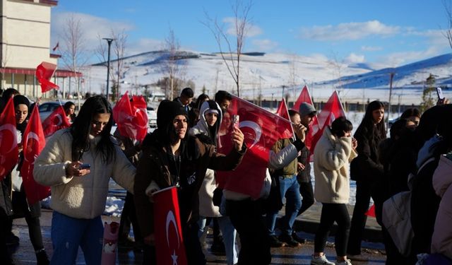 Bayburt'ta 'Şehitlere Saygı Yürüyüşü' düzenlendi!