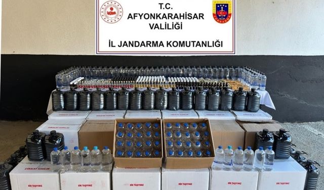 Afyonkarahisar'da tekel bayiye kaçak alkol baskını!