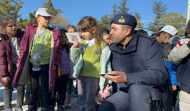 Okuma yazmayı öğrendi, jandarmaya mektup yazdı!