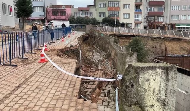 Çöken istinat duvarları mahalle sakinlerini tedirgin ediyor