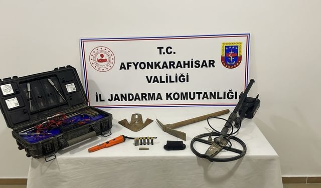 Afyonkarahisar'da defineciler kazıdan önce yakalandı!