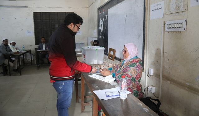 Bangladeş’te halk genel seçimler için sandık başında!