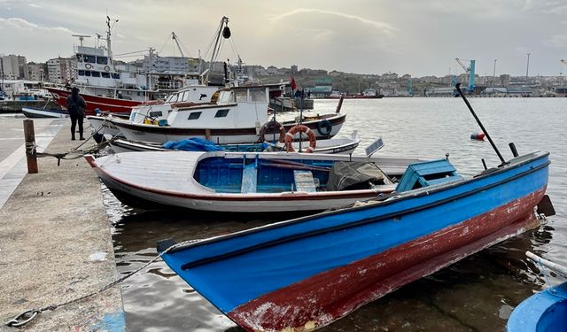 Bandırma'da şiddetli fırtına: Deniz seviyesi yükseldi!