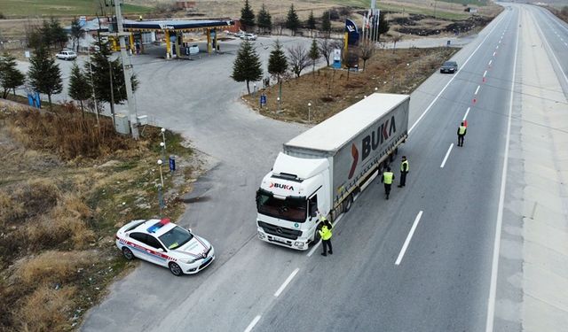 Afyonkarahisar'da kurallara uymadılar: Ceza yediler!