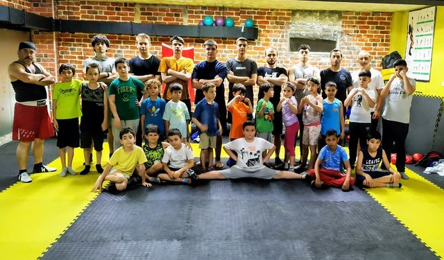 Kick Boks'ta durmak yok!