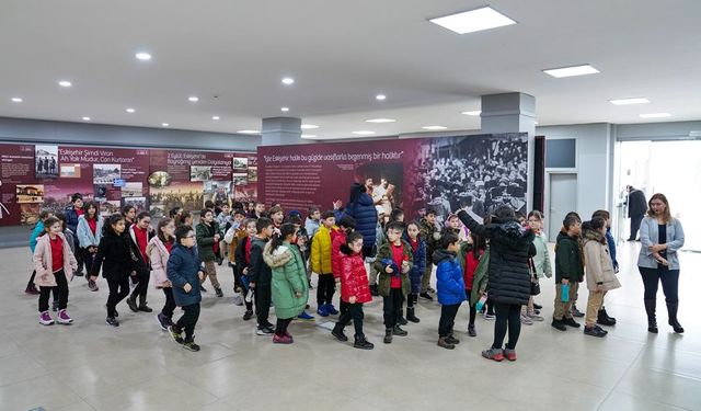 Çocuklar Eskişehir'in kurtuluşunu öğrendiler