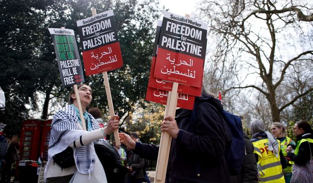 Dünyanın dört bir yanında binlerce kişi Filistin’e destek için yürüdü!