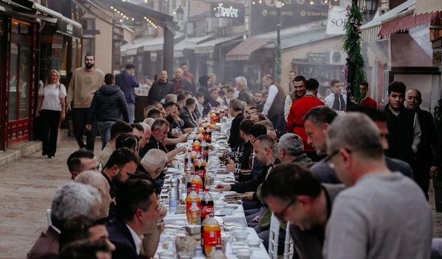 Üsküp’teki Türk Çarşısı’nda 500 kişilik iftar!