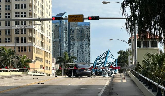 Florida’da vinç aracın üstüne düştü: 1 ölü!