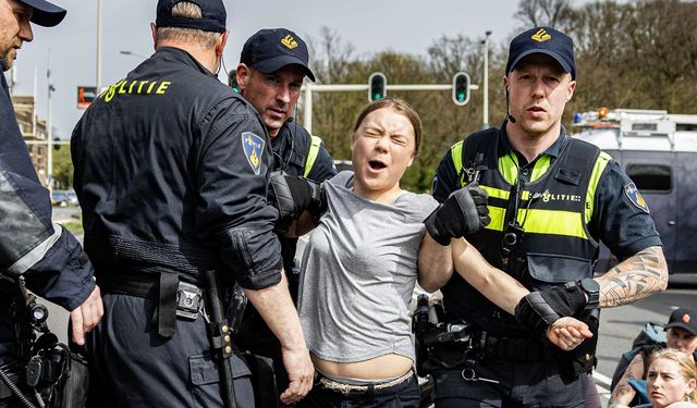 İklim aktivisti Greta Thunberg, protestoda iki kez gözaltına alındı