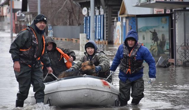 Kazakistan'daki selde tahliye edilenlerin sayısı 117 bin 142'ye yükseldi!