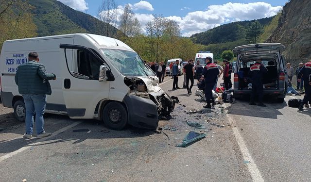 Eskişehir'den öğrencileri taşıyan araç kaza yaptı