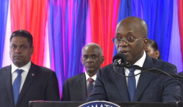 Haiti Başbakanı Henry istifa etti!