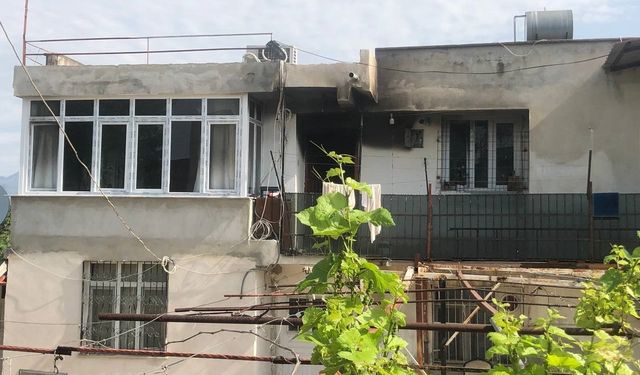 Adana'da ev yangını korkuttu!