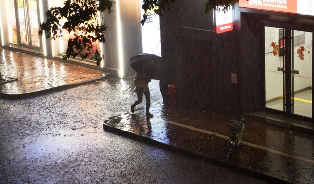Çin’de şiddetli fırtına: 7 ölü