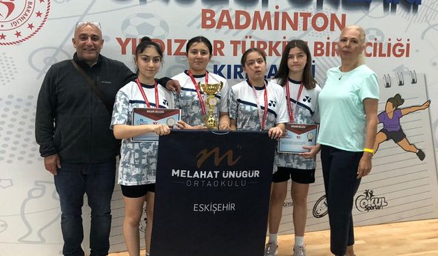 Eskişehir Badminton'da gururlandı: Türkiye ikincisi!