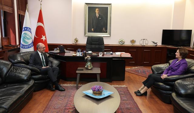 Anadolu Üniversitesi rektörü Ayşe Ünlüce'yi ziyaret etti!