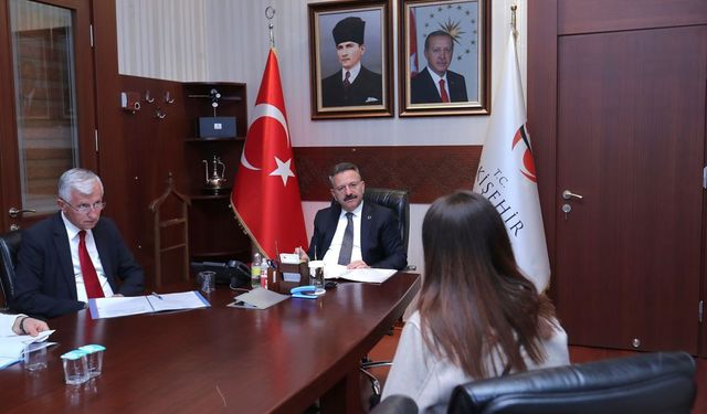 Vali Aksoy vatandaşların sorununu dinledi