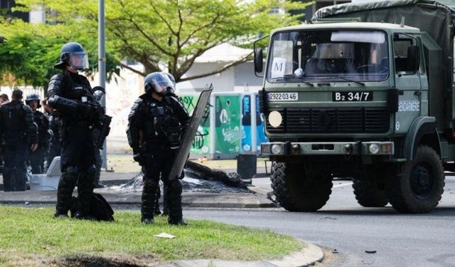 Yeni Kaledonya’da Fransa hükümetine karşı protesto: 48 gözaltı