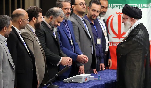 İran’da Cumhurbaşkanlığı seçimi için oy verme işlemi başladı