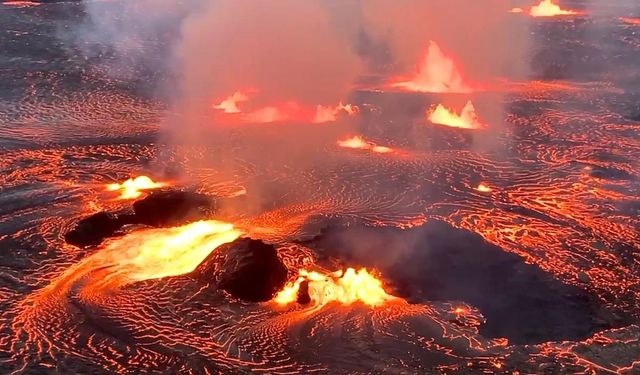 Hawaii'deki Kilauea Yanardağında patlama