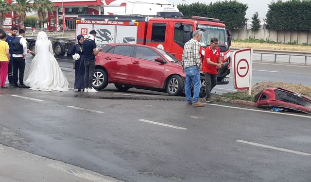 Gelin ve damat kaza yaptı