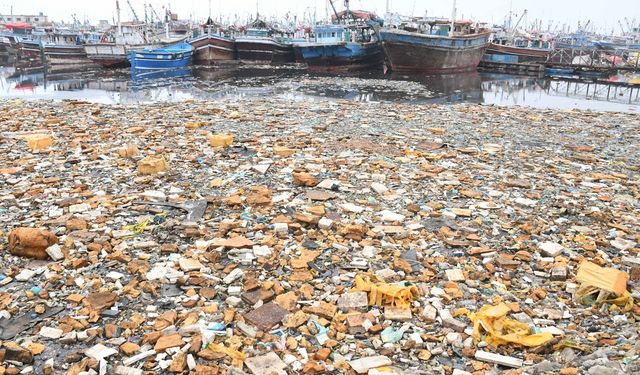 Pakistan’daki deniz kirliliği dikkat çekiyor!