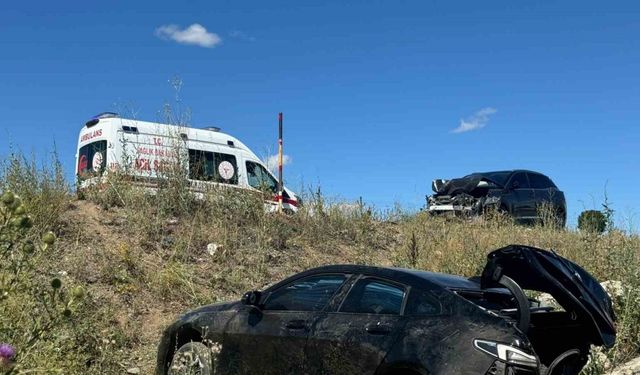 Ağrı’da trafik kazası:  13 yaralı