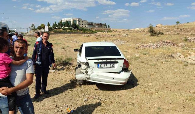 Mardin’de iki otomobil çarpıştı: 6 yaralı