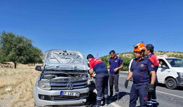 Mardin’de kamyonet ile hafif ticari araç çarpıştı!