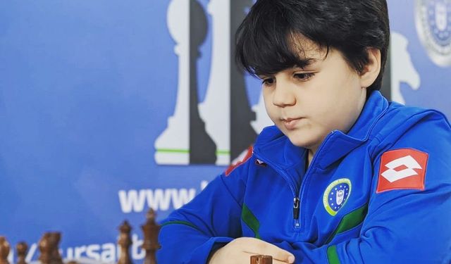 13 yaşındaki satranç dehasından muhteşem başarı!