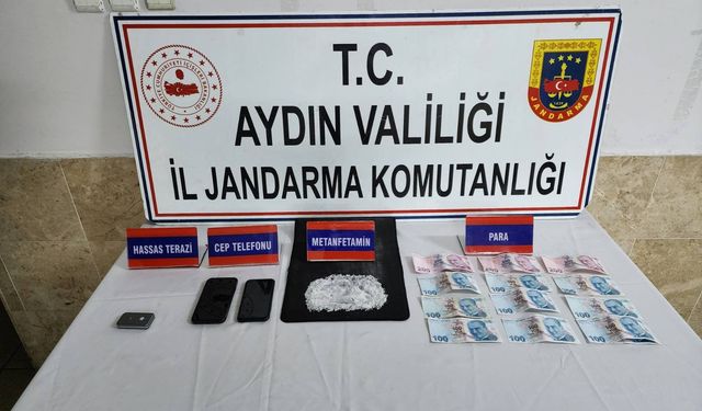 Uyuşturucuyu vites topuzuna gizlediler!