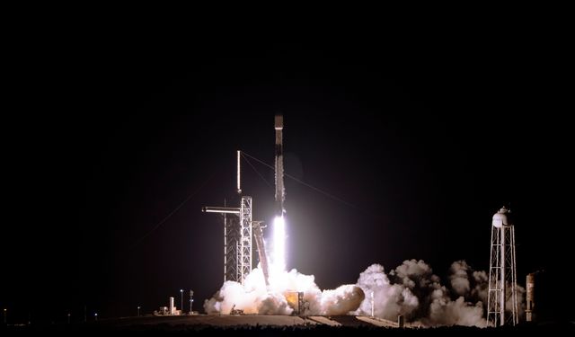 SpaceX, 23 Starlink uydusunu daha yörüngeye gönderdi