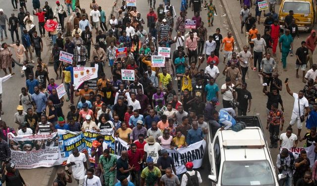 Nijerya'da hayat pahalılığı protestolarında 17 can kaybı!