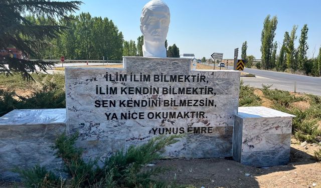 Eskişehir'de Yunus Emre büstü yenilendi!