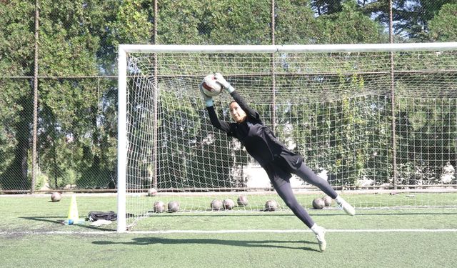 3 büyükler eski Eskişehirsporlu kalecinin peşinde!