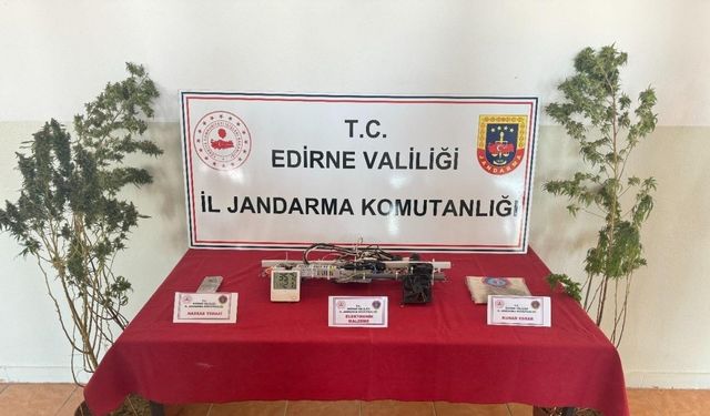 Araçta ve evde yapılan aramada uyuşturucu çıktı