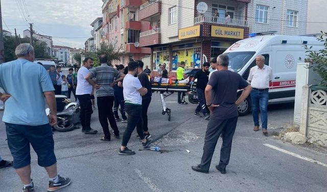 Kamyonet ile motosikletli kurye çarpıştı: 1 yaralı