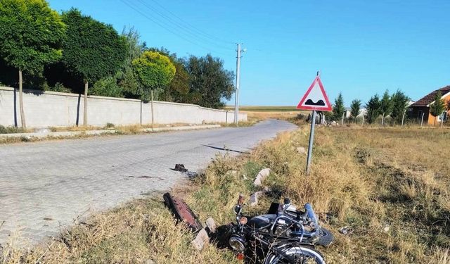 Konya’da motosiklet devrildi, sürücü yaralandı